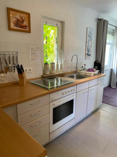 廚房, Ferienwohnung Waldblick in 格里馬