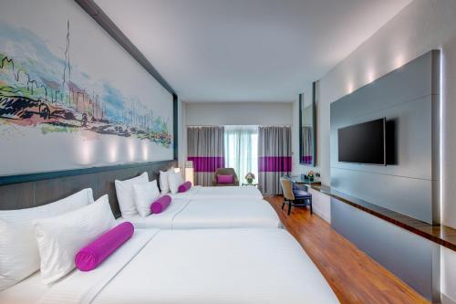 room detail thumbnail 1