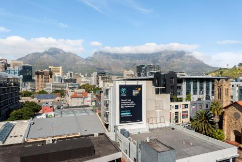 Luxury De Waterkant Stay with Private Hot Tub - image 6
