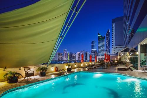 Jídlo a nápoje, Corniche Hotel Abu Dhabi in Abú Dhabí