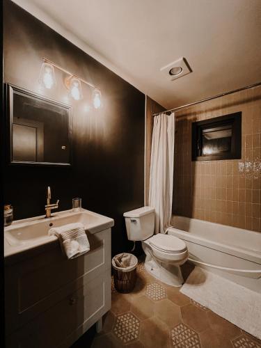 ฝักบัว, Wilder Lodge in แฟร์มองต์ ฮอต สปริงส์ (บริติช โคลัมเบีย)