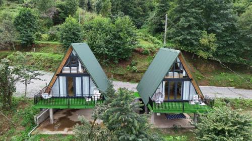 LaGiRa Retreat · Agara