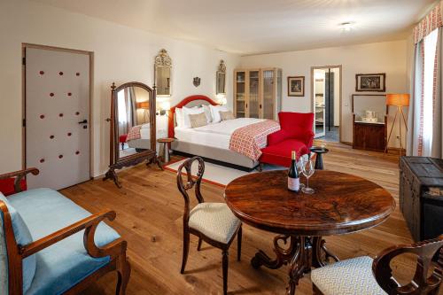 room detail thumbnail 0