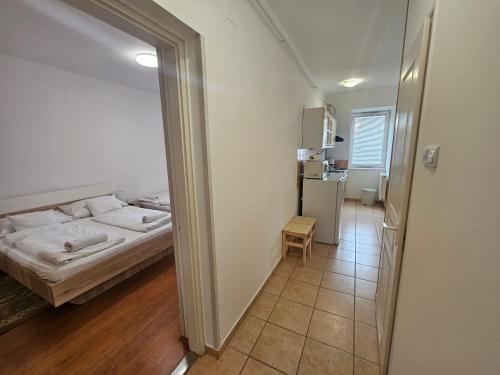 Zoli Apartmanok-Kinga Kölcsey 34-36 - image 2