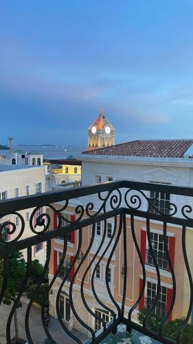 Luxury Hotel - Sunset Town