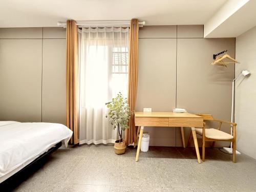 云巷酒店Shanghai Yunxiang Hotel provides 24-hour and 7-day airport pick-up and drop-off service round-the-clock butler service available at your request anytime elegant peaceful courtyard, we uphold the service tenet that guests are our top priorit, Shanghai (Foto 2)
