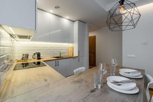 Domillion 1bdr lovely apt with parking &lift B9a4 - image 4