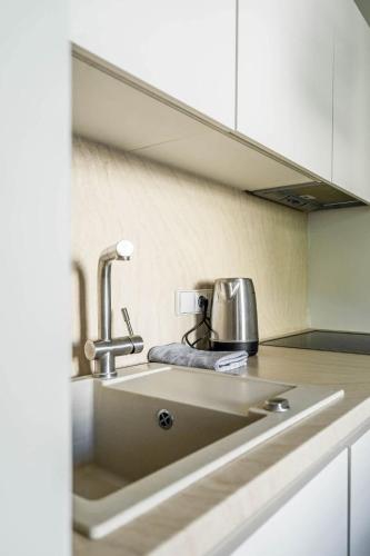 Domillion New City Hall Duplex D11C for 12 ppl - image 4