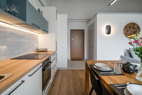 Domillion New Duplex 12ppl balconies free park N2A - image 3