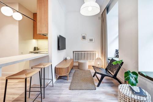 Domillion Studio Modern Old Town Retreat So1b - image 3