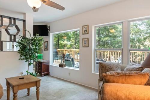 Friendship Cove Retreat in Hartwell, USA