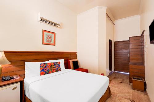 FabHotel The Dayal - 24 kms from Delhi Gate, 5 kms from Agra Fort