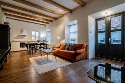 Domillion 1bdr unique and warm Old Town apt Tr41