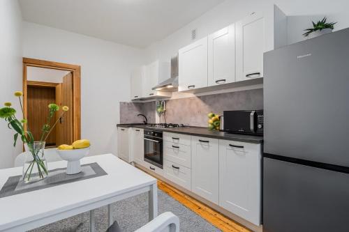 Domillion 1bdr Traku str apt&free parking Tr135 - image 3