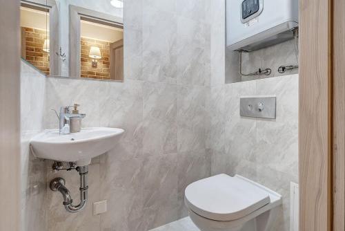 Domillion New 2bdr Old Town Amber apt Z1B5 - image 3