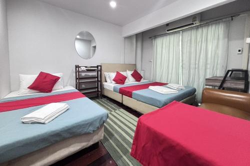 Sunshiny-BB Hostel near Punnavithi BTS station, Bangkok