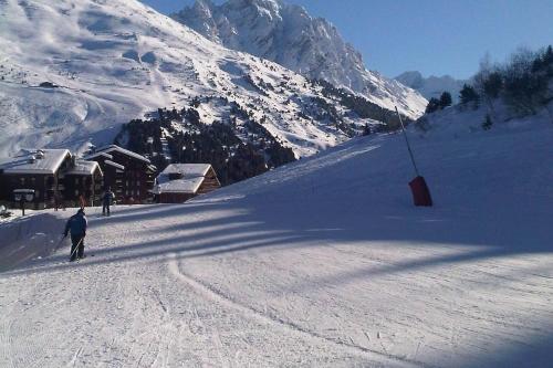 Ski in and Out 2-Bed Apartment in Meribel in Meribel