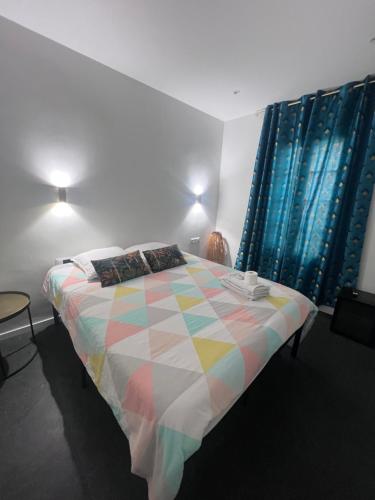 A 100m de Monaco, café de paris, plage (A 100m de Monaco, cafe de paris, plage) in โบโซเลย์