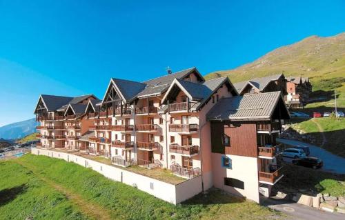 Apartment with 2 bedrooms in Valmeinier with wonderful mountain view shared pool terrace 300 m from the slopes - image 14