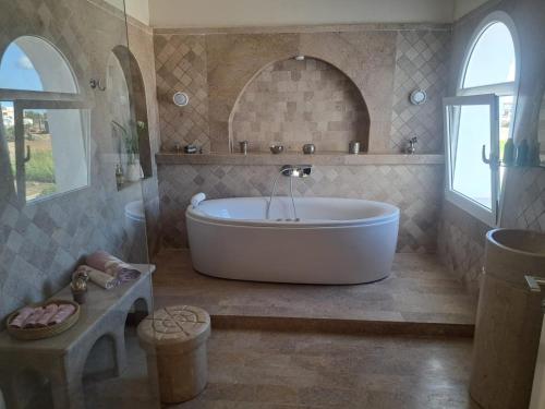 Ducha, La Maison Blanche in Ezzahra (Bin `Arus)