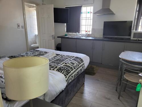 Urban Chic Studio - Sleeps 2 & Pets Ok, Birmingham (Foto 3)