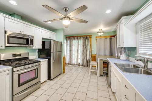 Walk to Eats & Events! Downtown Puyallup Home in 皮阿拉普