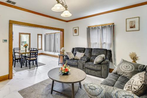 Walk to Eats & Events! Downtown Puyallup Home in 皮阿拉普