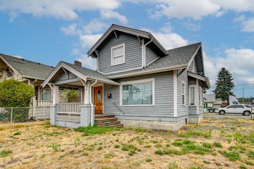 Walk to Eats & Events! Downtown Puyallup Home in 皮阿拉普