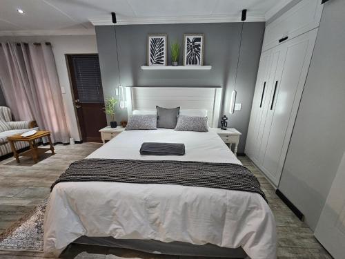 Stylish Cozy Stay at Ferndale House Apartments in Port Alfred