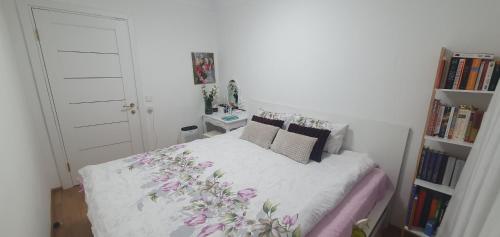 Spacious appartment in green area, 5 km to Khreschatyk, Kiev (foto 6)