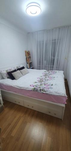 Spacious appartment in green area, 5 km to Khreschatyk, Kiev (foto 7)