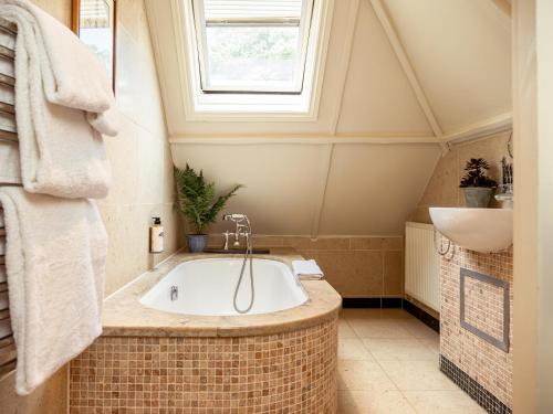 High Corner Inn in Godshill