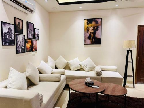 House of Marvel Fully Renovated Penthouse - image 14