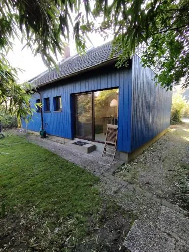 Blaues Haus - kleinere Doppelhaushälfte in Stadtkernnähe mit traumhaftem Bad und Küche in Neukirchen-Vluyn, Deutschland