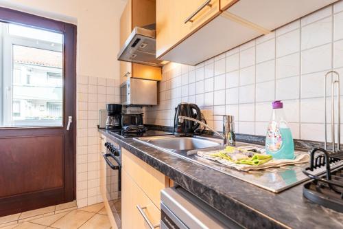 FeWocation Bremerhaven - Bright 1BR Apt with Balcony and Parking, Bremerhaven (fotografie 3)