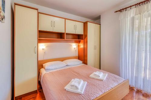 Apartment Biserka - image 11