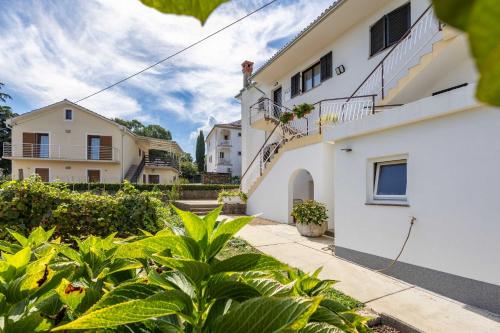 Apartment Biserka - image 12
