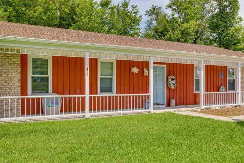 4 Mi to Radio Island Beach Family Cottage in Beaufort (NC)