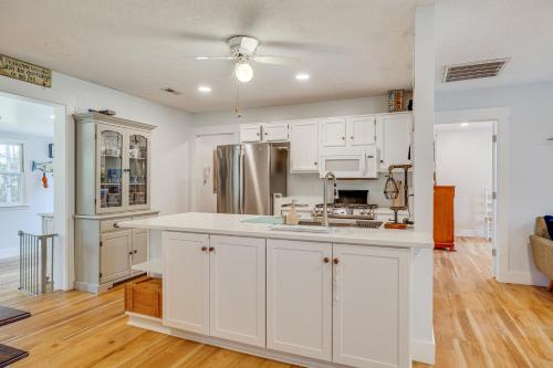 4 Mi to Radio Island Beach Family Cottage in Beaufort (NC)