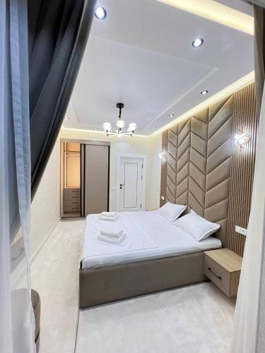 Three-Room Apartment, Samarkand
