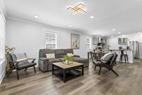 Bright and Modern Close to Everything in Charlotte, USA