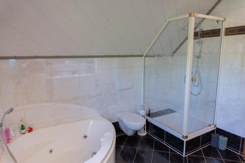 Duša, Privatzimmer mit Gemeinschaftsbad - Zur Fliegerbank in der Rhön (Privatzimmer mit Gemeinschaftsbad - Zur Fliegerbank in der Rhon) in Burkardroth