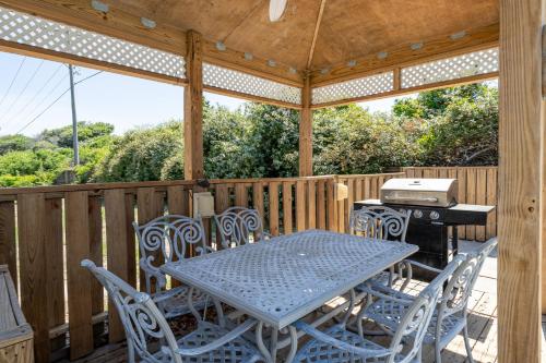 K0135 Roundabout Resort - Oceanside, Pet Friendly, Pool, Hot Tub in คิตตี้ฮอว์ค (NC)