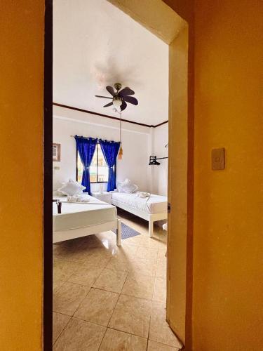 Ocean Breeze Inn Room Type - Standard Twin Room