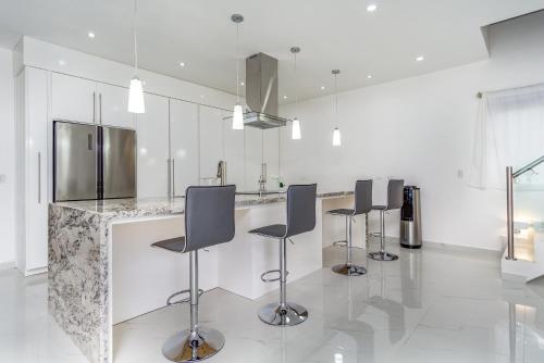 Kitchen, Ocean Pearl House in Pine River (MN)