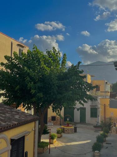 Porta Di Mare House in مونديللو