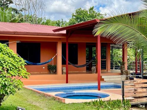 Finca Terra, Private Country Home, Mountain Views and Pool in Naranjito