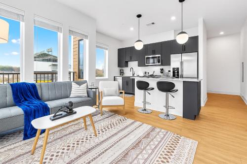 Luxury 2BR Steps from Railroad Park – khách sạn tại Trung Tâm Thành Phố Birmingham