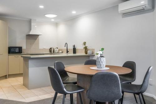 Modern 4BR Home near Albany and Browns Bay Beach, Auckland (fotografie 6)
