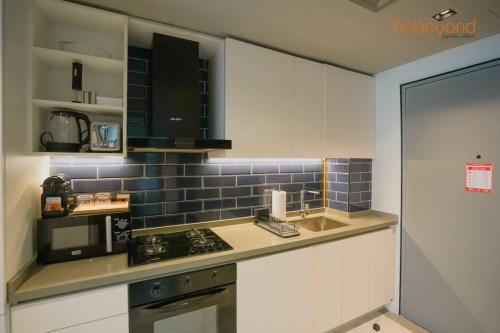Magnificent living at Downtown - image 8